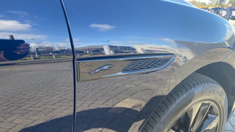 Jaguar F-Pace 2.0 D200 R-Dynamic Black 5dr Auto AWD Diesel Estate